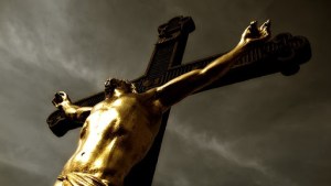 Cristo sufriente en la cruz