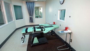 La cámara de ejecución de la Prisión Estatal de San Quentin