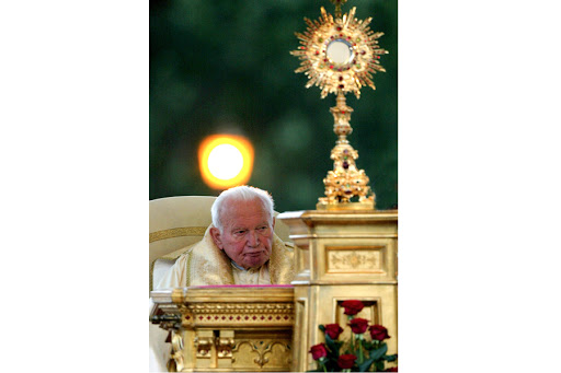 Pope John Paul II during the Corpus Domini Procession in Rome &#8211; CPP &#8211; es