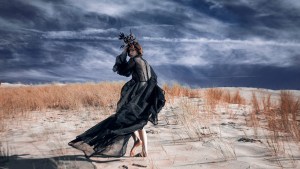 WEB-DESERT-WOMAN-ESCAPE-TEMPTATIONS-Julia Shashkina-cc