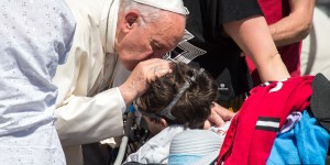 Papa Francisco: Por ningún fin se justifica destrucción de embriones humanos