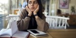 PROCRASTINATING WOMAN