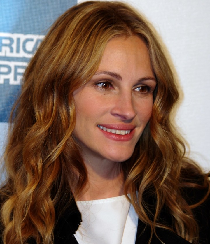 JULIA ROBERTS