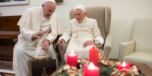 Papa Francisco agradece a Benedicto XVI su lucidez y su consejo