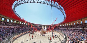 Un parque temático recrea momentos clave de la historia católica de Francia