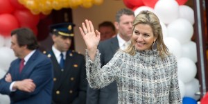 Reinas firmes con la educación de sus hijos