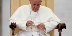 Las 3 nuevas letanías del Rosario queridas por el papa Francisco 
