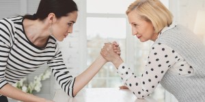 Consejos para parejas felices #7: Deja y respeta a tus padres y suegros