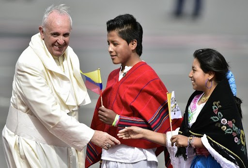 Papa Francesco in Ecuador arrivo con bambini &#8211; en