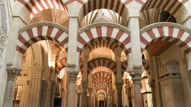 Mezquita-Catedral_de_Córdoba_40898994045.jpg