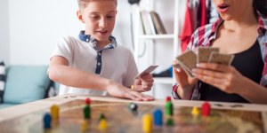 Por esto te conviene jugar con tus hijos, incluso adolescentes