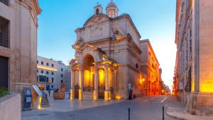 WEB3-MALTESE-SLIDESHOW-16.jpg