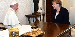 Los papas y el adiós de la canciller Angela Merkel