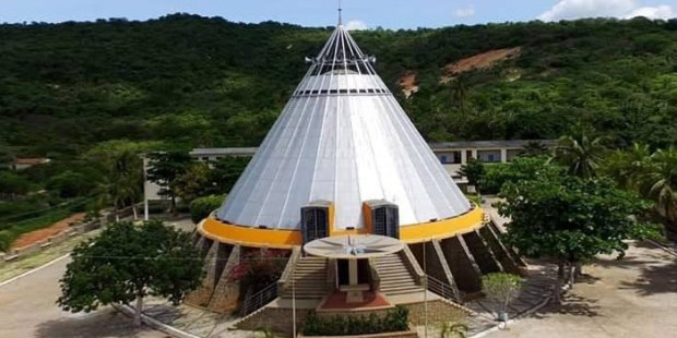 Santuario de la Virgen de lo Imposible en Patu, Brasil 