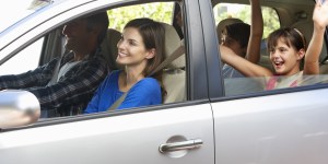 Juegos no tecnológicos geniales para jugar en familia en un viaje largo