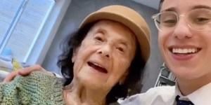 Una superviviente de Auschwitz se ha vuelto viral en TikTok