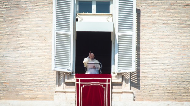 POPE-FRANCIS-ANGELUS-SUNDAY-Antoine-Mekary-ALETEIA