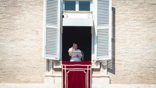 POPE-FRANCIS-ANGELUS-SUNDAY-Antoine-Mekary-ALETEIA