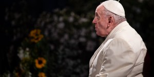Vía Crucis, el Papa:  ¡Señor, haz que los adversarios se den la mano!