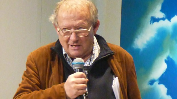 ADAM MICHNIK