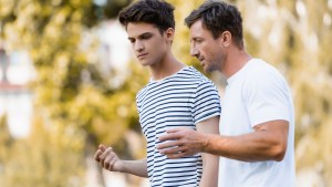 joven con padre