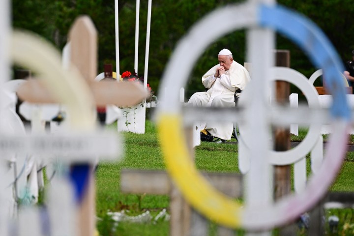 Pope-Francis-Indigenous-community-at-Muskwa-Park-in-Maskwacis-AFP