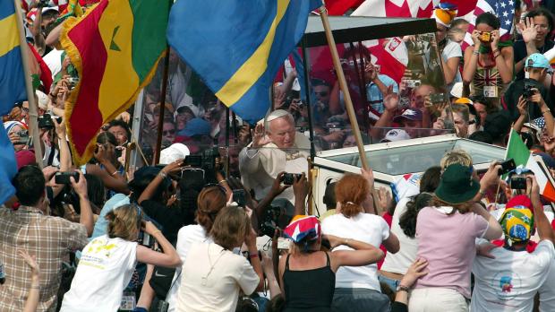 Pope-John-Paul-II-welcoming-ceremony-in-Toronto-Canada-AFP