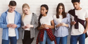 Jóvenes en las redes sociales: inseguridad, faltas de respeto y presión social
