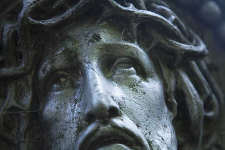 twarz Jezusa Chrystusa w koronie cierniowej