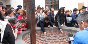 Regresó una famosa tradición: Ir al «pozo de los deseos» de Santa Rosa de Lima