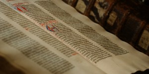 Lees la Biblia, pero ¿sabes cuándo se escribió?