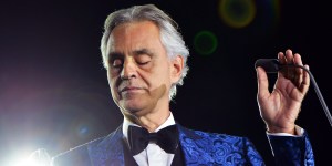 Cómo Andrea Bocelli ayudó a un rehén de Hamás a sobrevivir