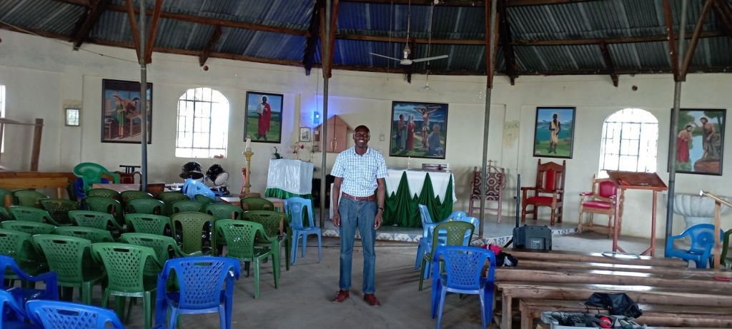 Kenia-Cecil-parroquia-1.jpg