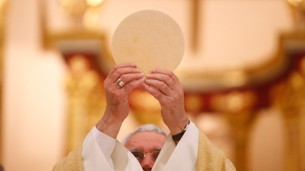 MESSE-HOSTIE-EUCHARISTIE.jpg