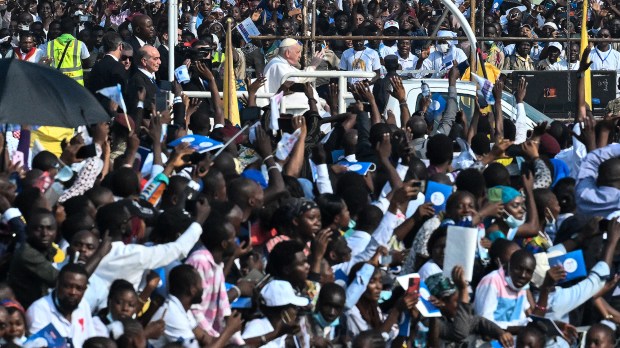 Pope-Francis-back-arrives-for-the-mass-at-the-NDolo-Airport-in-Kinshasa-Democratic-Republic-of-Congo-AFP