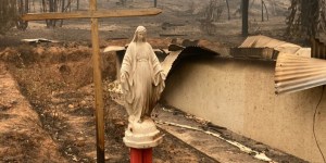 La Virgen que se salvó del fuego, un símbolo de esperanza en un Chile en llamas