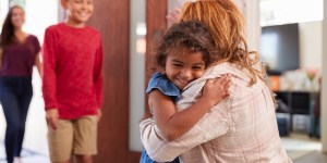 Hijos que aprenden a cuidar a sus padres y a sus abuelos