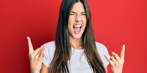 Un exorcista da 7 consejos a padres sobre los adolescentes