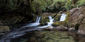 Cómo un sacerdote católico encontró una piscina termal curativa en Nueva Zelanda