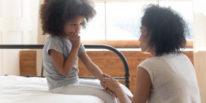 Publican una guía para prevenir el abuso infantil, con talleres para niños