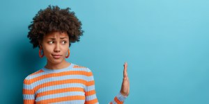 Cómo poner límites cuando los familiares te piden demasiado