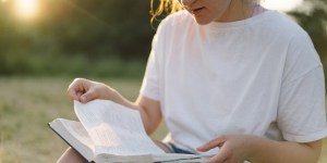 (VIDEO) ¿Sabías que estos refranes provienen de la Biblia?