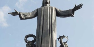 Dios, patria y familia, prioridades cristianas del siglo XX