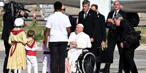 «Espero mucho de este viaje» a Marsella, dice Francisco