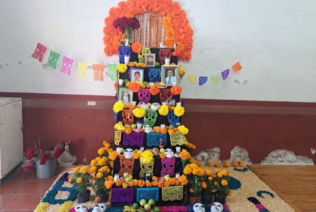 Altar con fotos familares