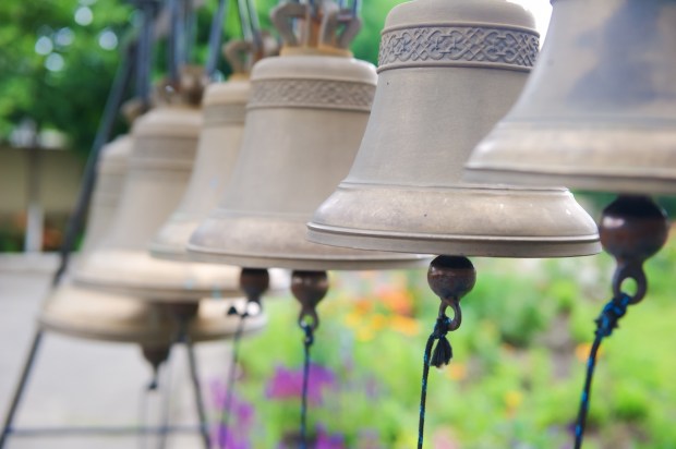 toque de Campanas