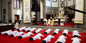 ¿Escasez de sacerdotes? La Arquidiócesis de Seúl ordena 41 clérigos