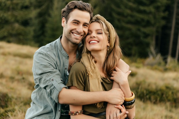 couple-hugging