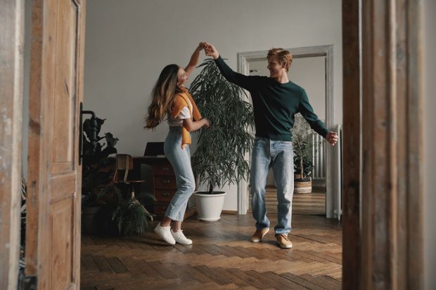 couple-dancing