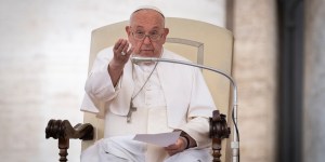 Polémica olímpica en París: ¿qué explica la discreción del Papa Francisco?